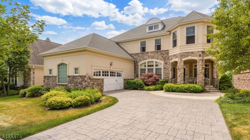 39 Betsy Ross Dr