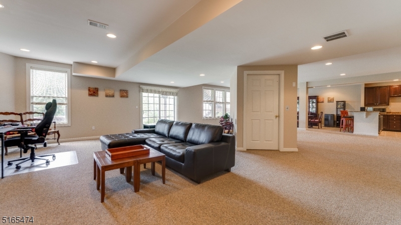 39 Betsy Ross Dr