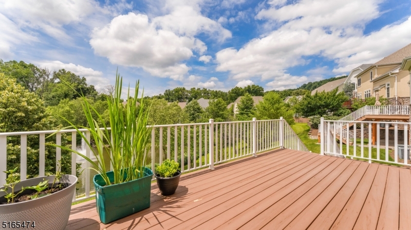 39 Betsy Ross Dr