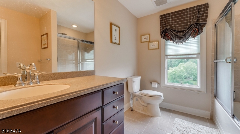39 Betsy Ross Dr