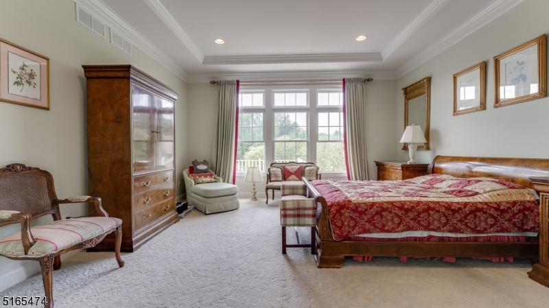 39 Betsy Ross Dr