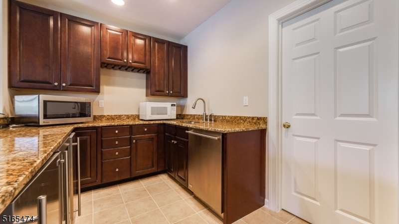 39 Betsy Ross Dr