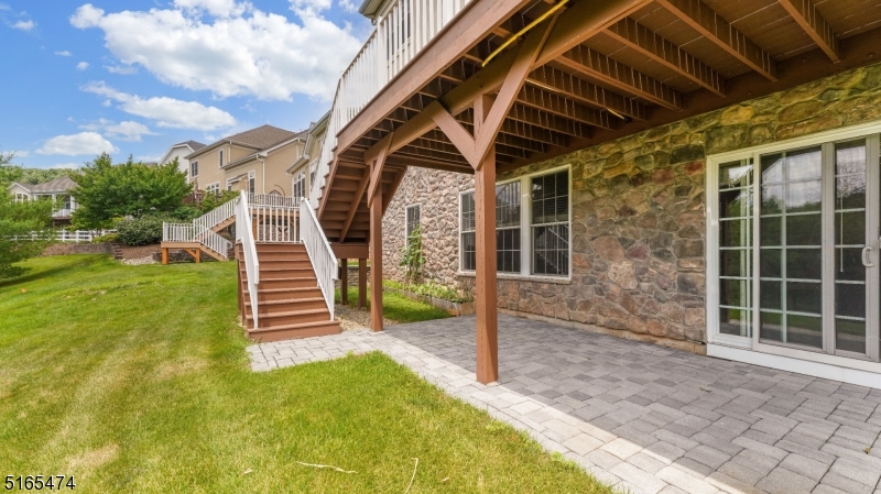 39 Betsy Ross Dr