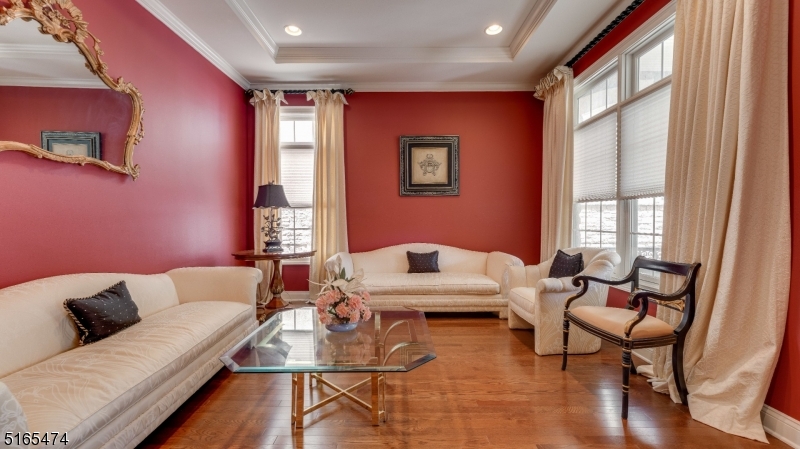 39 Betsy Ross Dr