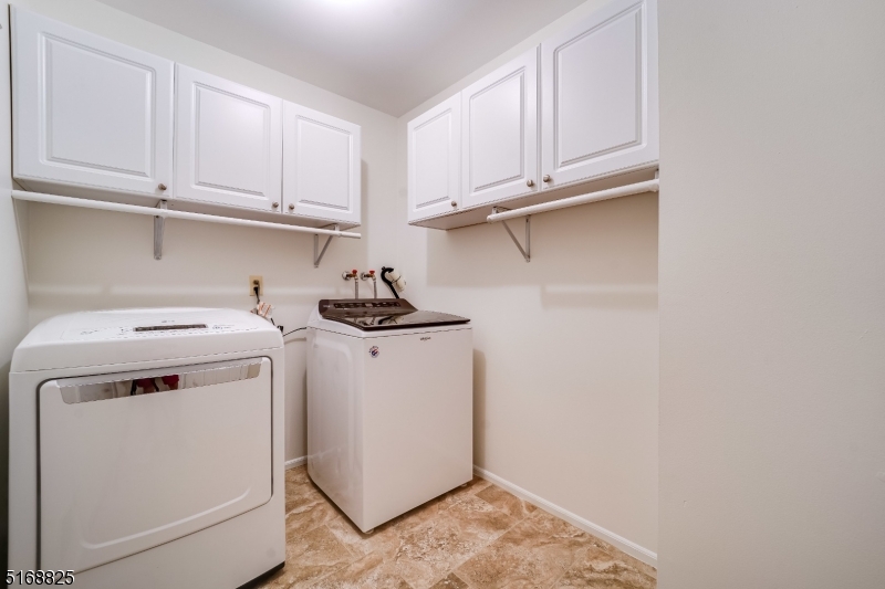 1805 Scarlett Dr