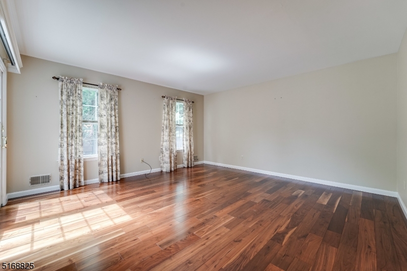 1805 Scarlett Dr