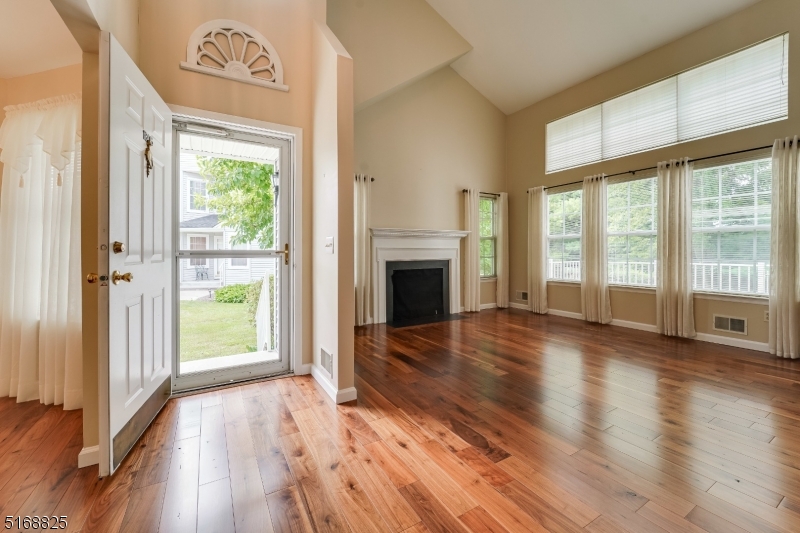 1805 Scarlett Dr