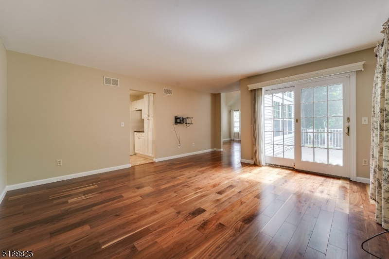 1805 Scarlett Dr