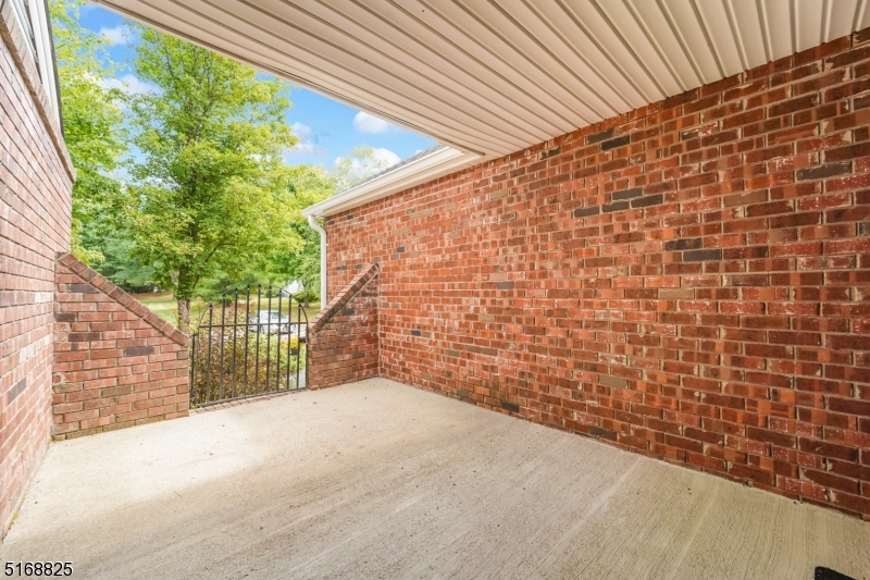 1805 Scarlett Dr