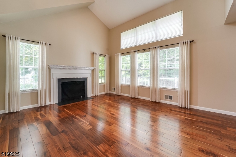 1805 Scarlett Dr