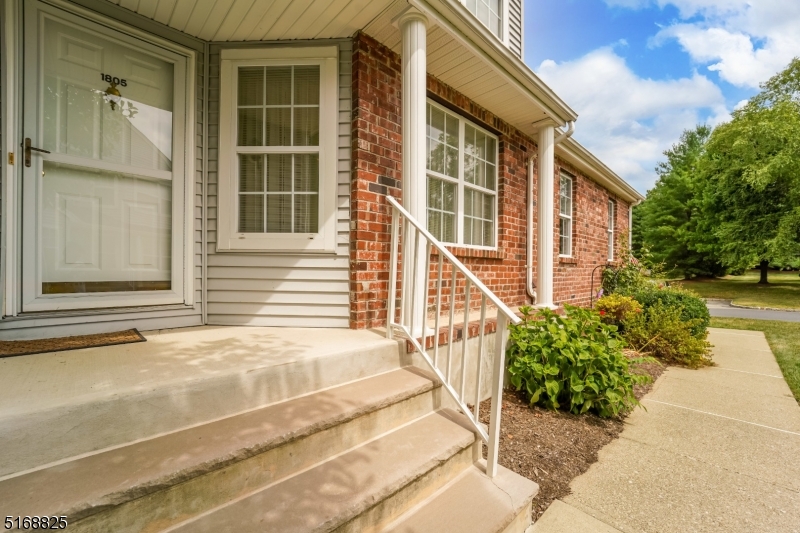 1805 Scarlett Dr
