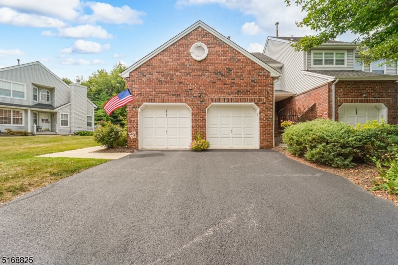 1805 Scarlett Dr