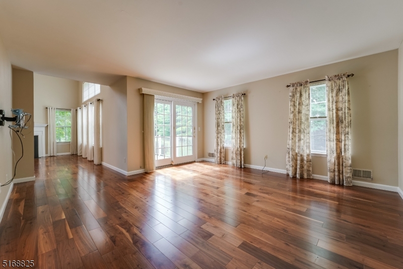 1805 Scarlett Dr