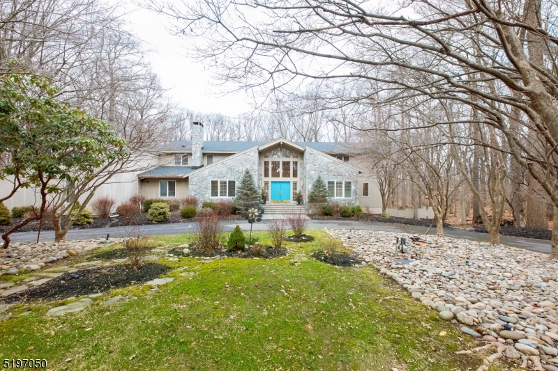 30 Willow Dr