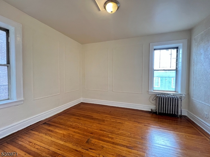 148 Chancellor Ave B9
