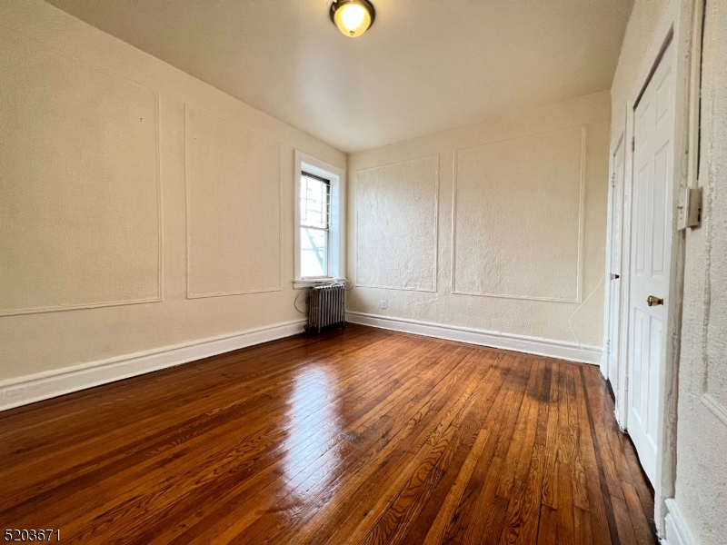 148 Chancellor Ave B9