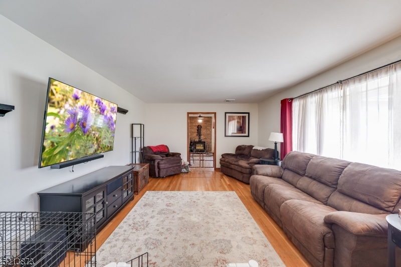 6 Buchanan Rd