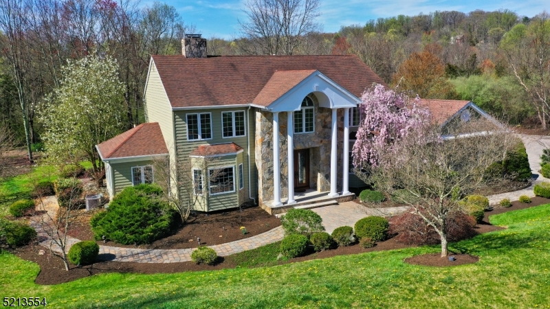 38 Beacon Hill Dr