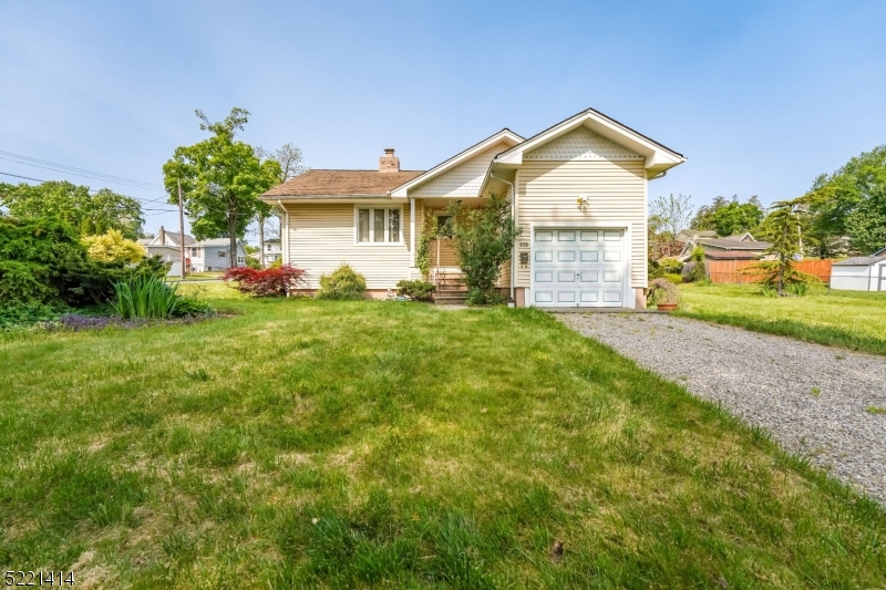 173 River Dr