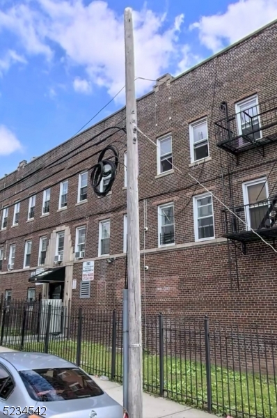 741 Clinton Ave B3