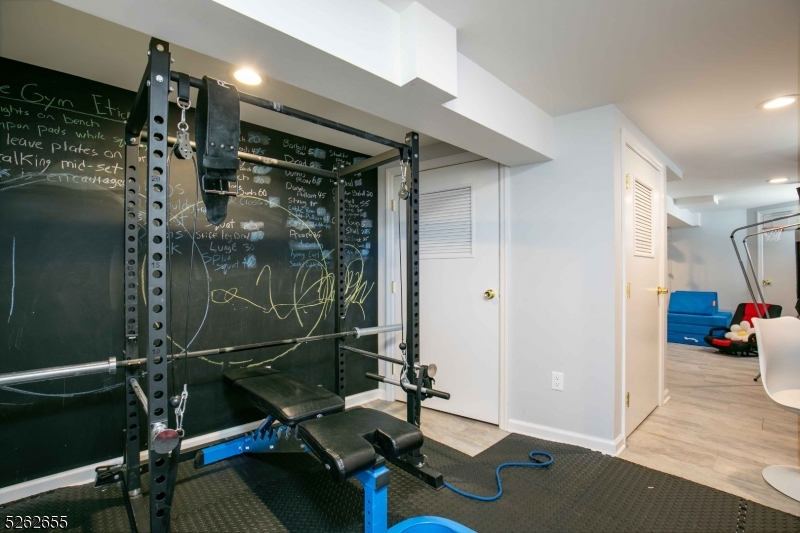 12 Winslow Pl