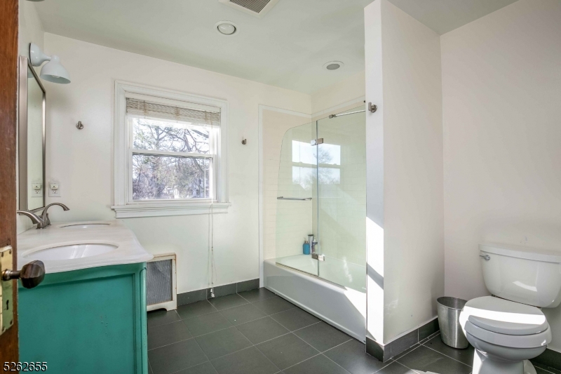 12 Winslow Pl