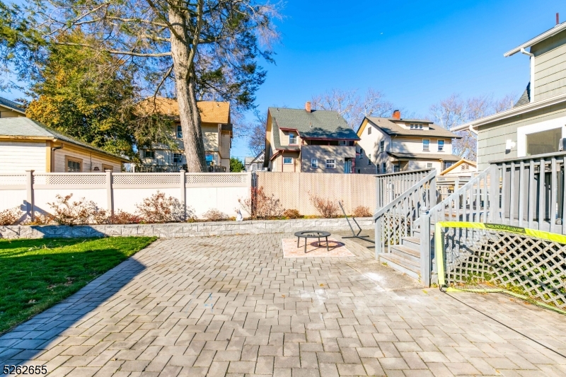 12 Winslow Pl
