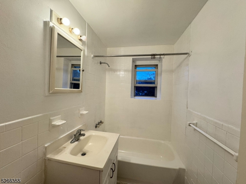 58 Underwood St Unit: C2