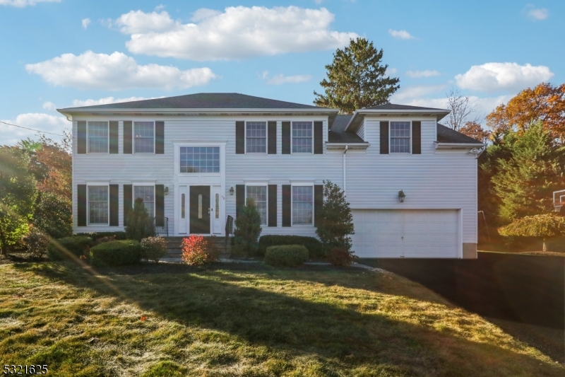48 Macspar Dr