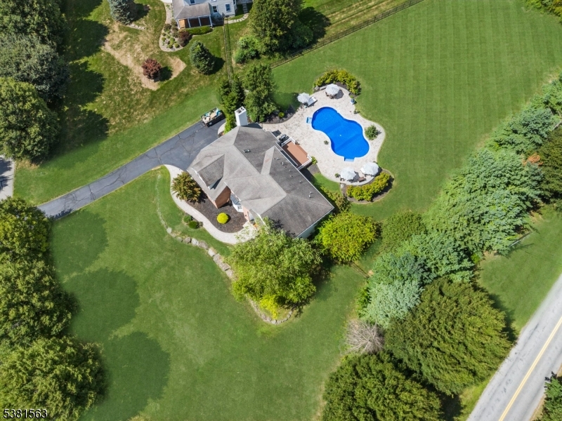 1 Elaine Ct