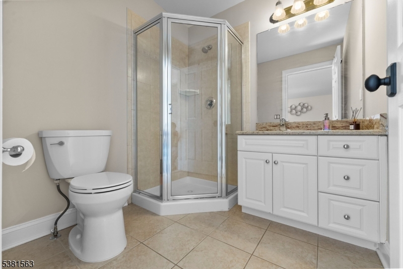 1 Elaine Ct