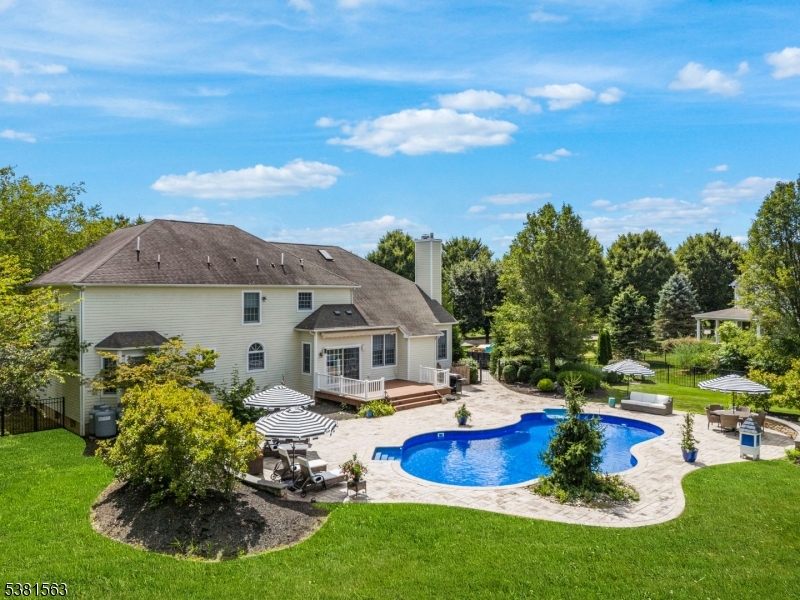 1 Elaine Ct