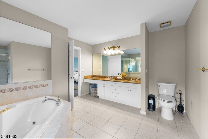 1 Elaine Ct