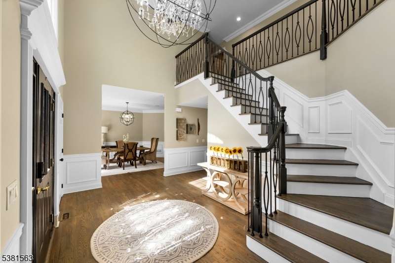 1 Elaine Ct
