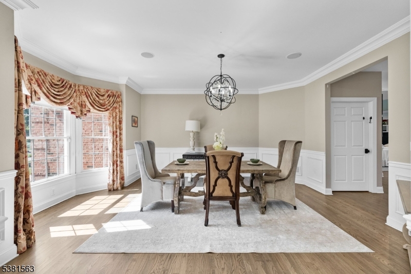 1 Elaine Ct