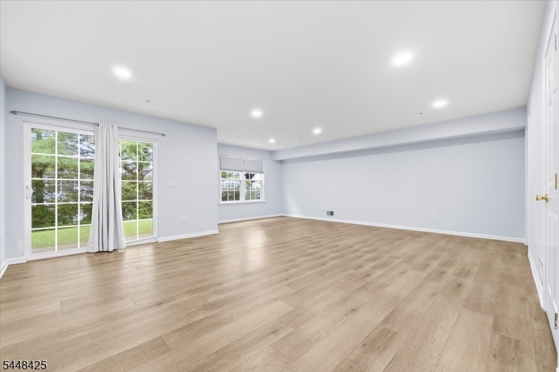 604 Knollwood Ct