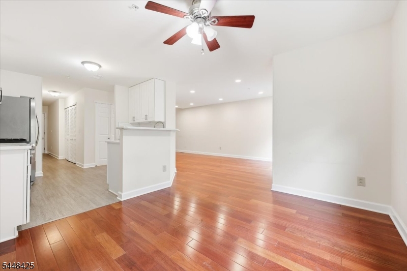 604 Knollwood Ct