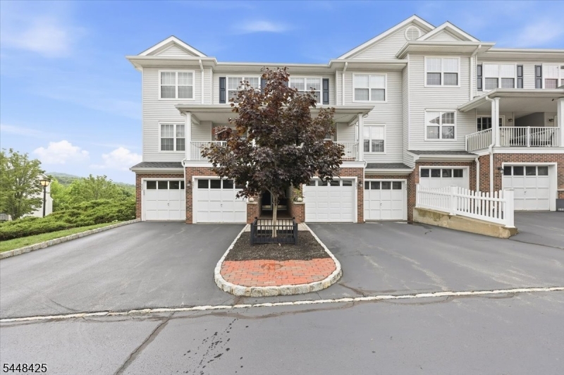 604 Knollwood Ct