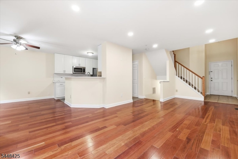 604 Knollwood Ct