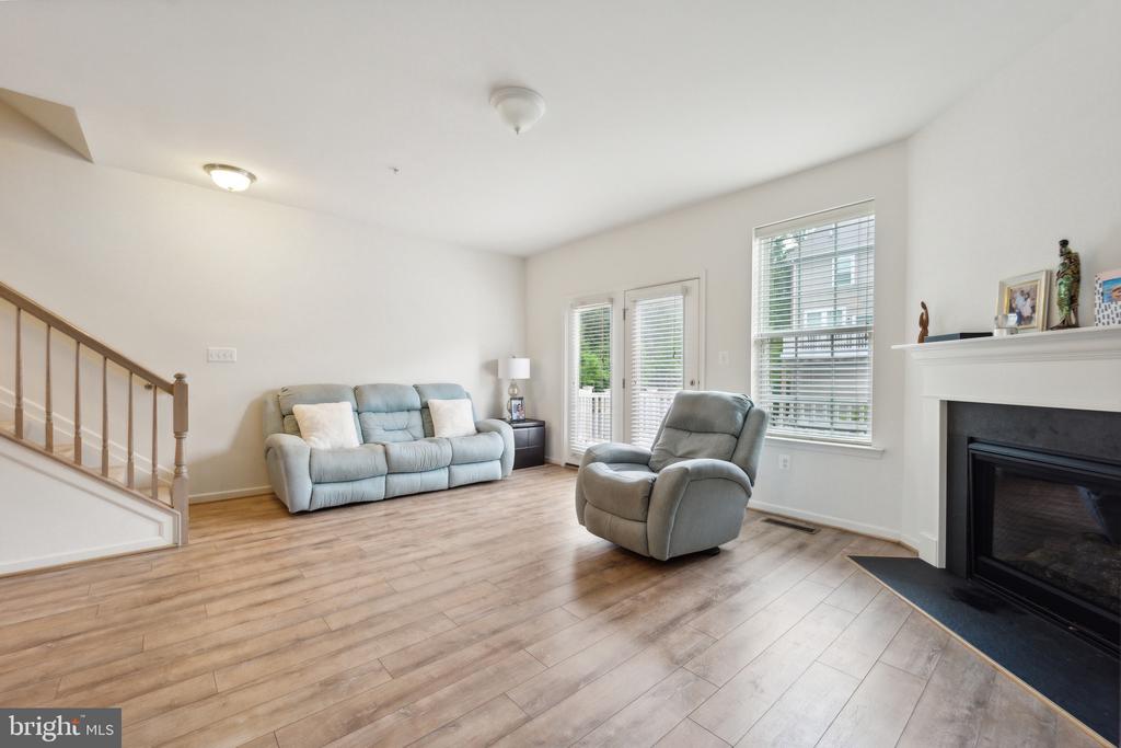 503 Brownstone Ct