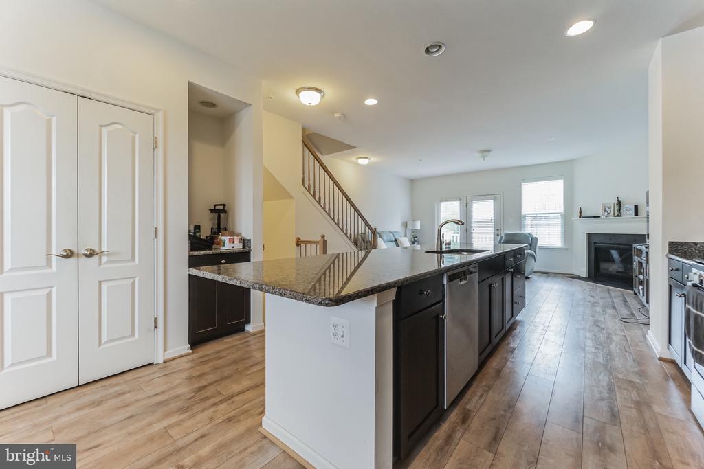 503 Brownstone Ct
