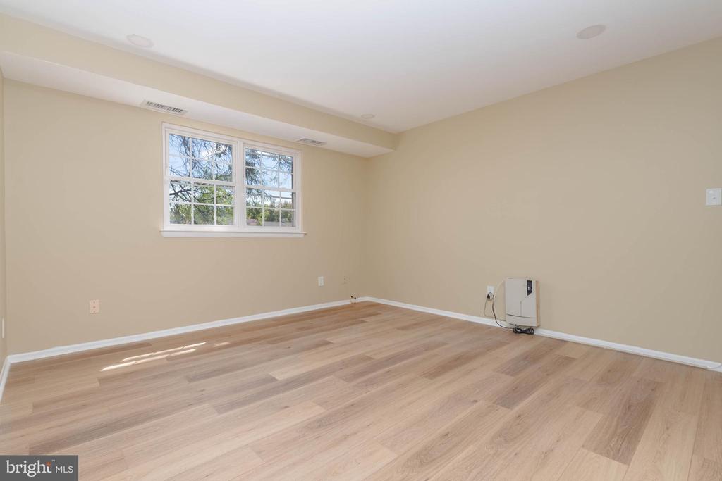 11921 TARRAGON ROAD H H