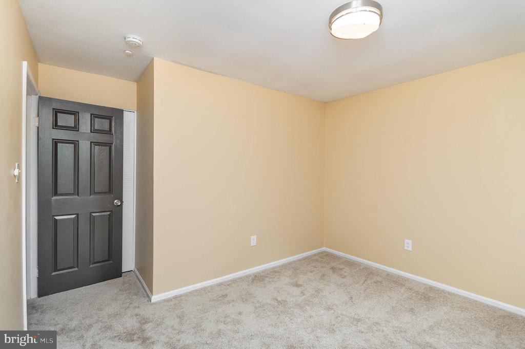 5801 HUMBLEBEE RD