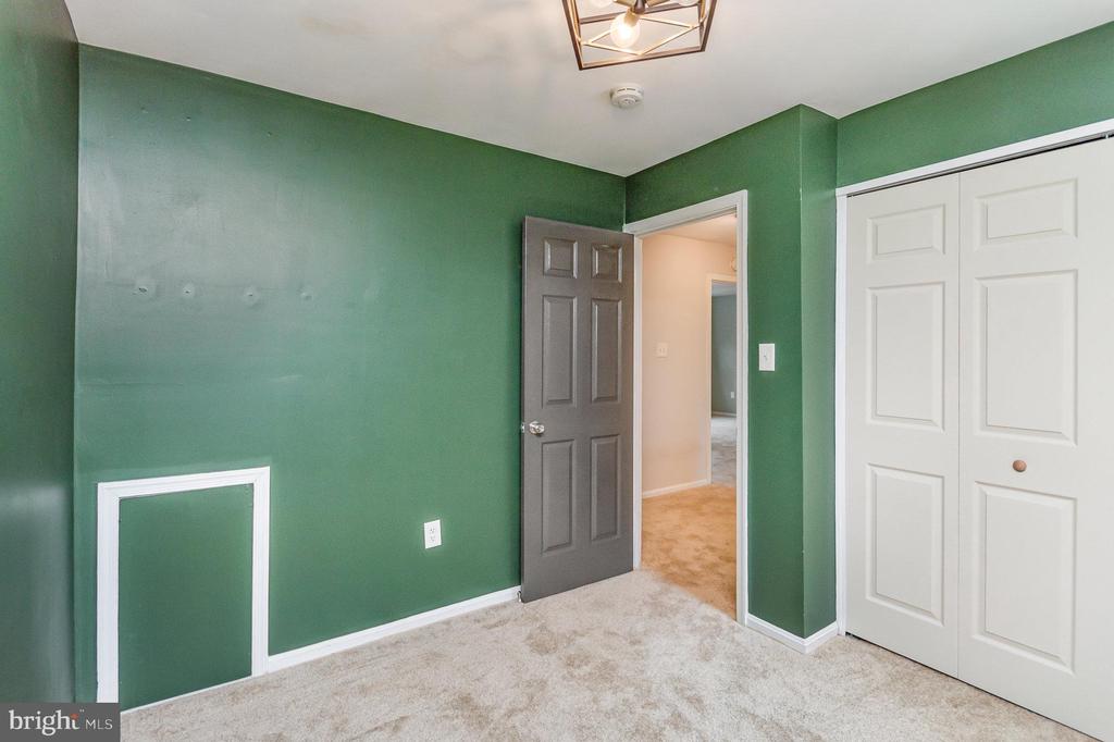 5801 HUMBLEBEE RD