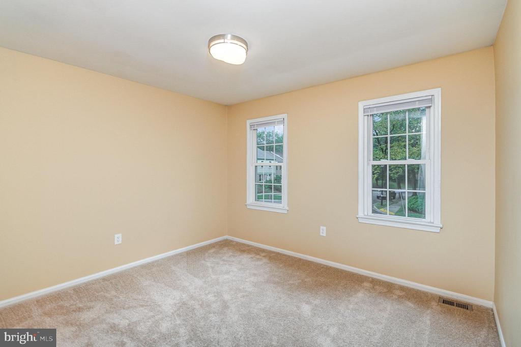 5801 HUMBLEBEE RD