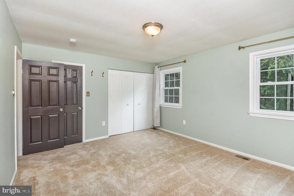 5801 HUMBLEBEE RD