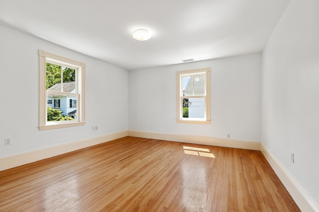 8 Jackson Ct