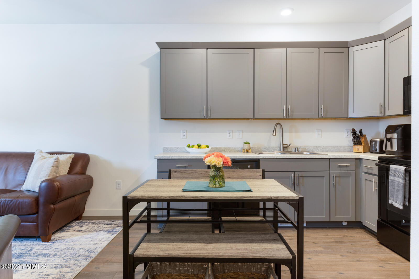 4 Uneva Court, B1