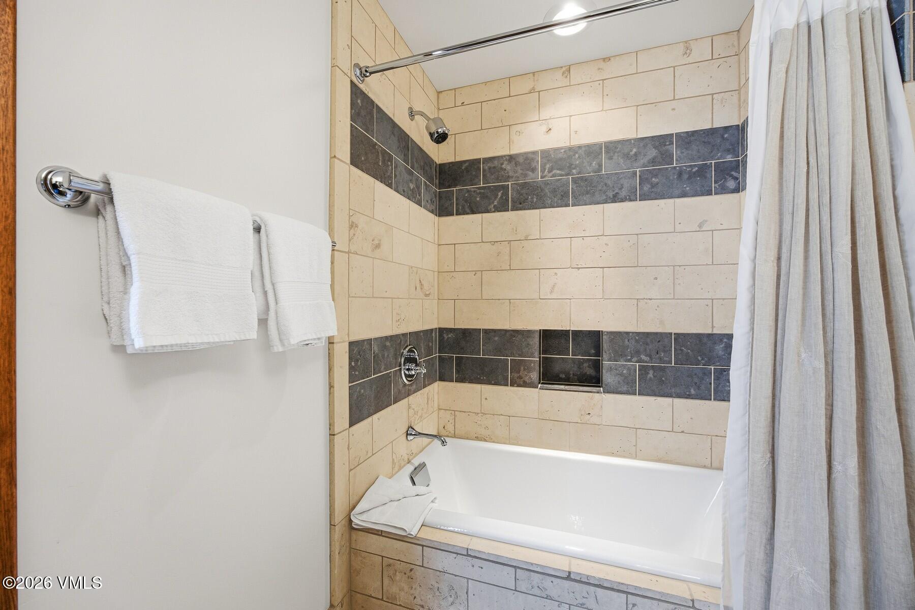 335 Hummingbird Drive B304