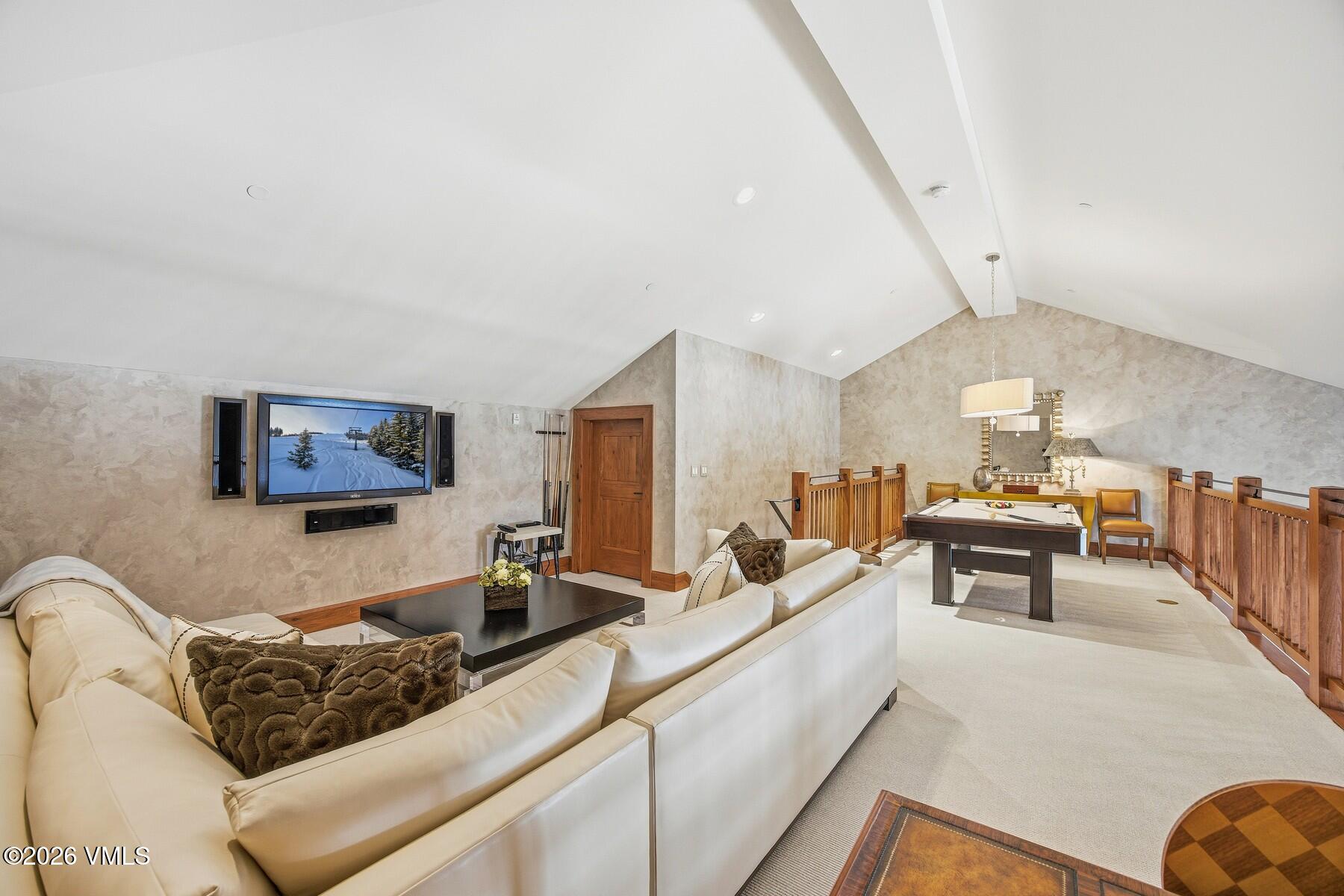 335 Hummingbird Drive B304